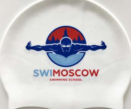 Логотип на шапочках для плавания 1